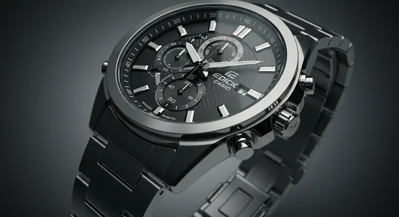 Vista lateral del Casio Edifice EFK-100 mostrando su perfil y acabados.