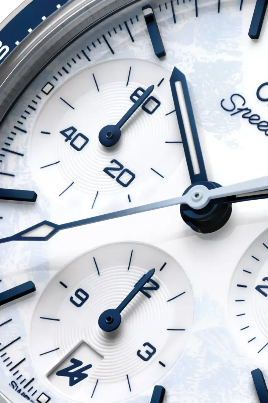 Speedmaster Milano Cortina 2026 – Detalle de caja de 38 mm y cristal abombado