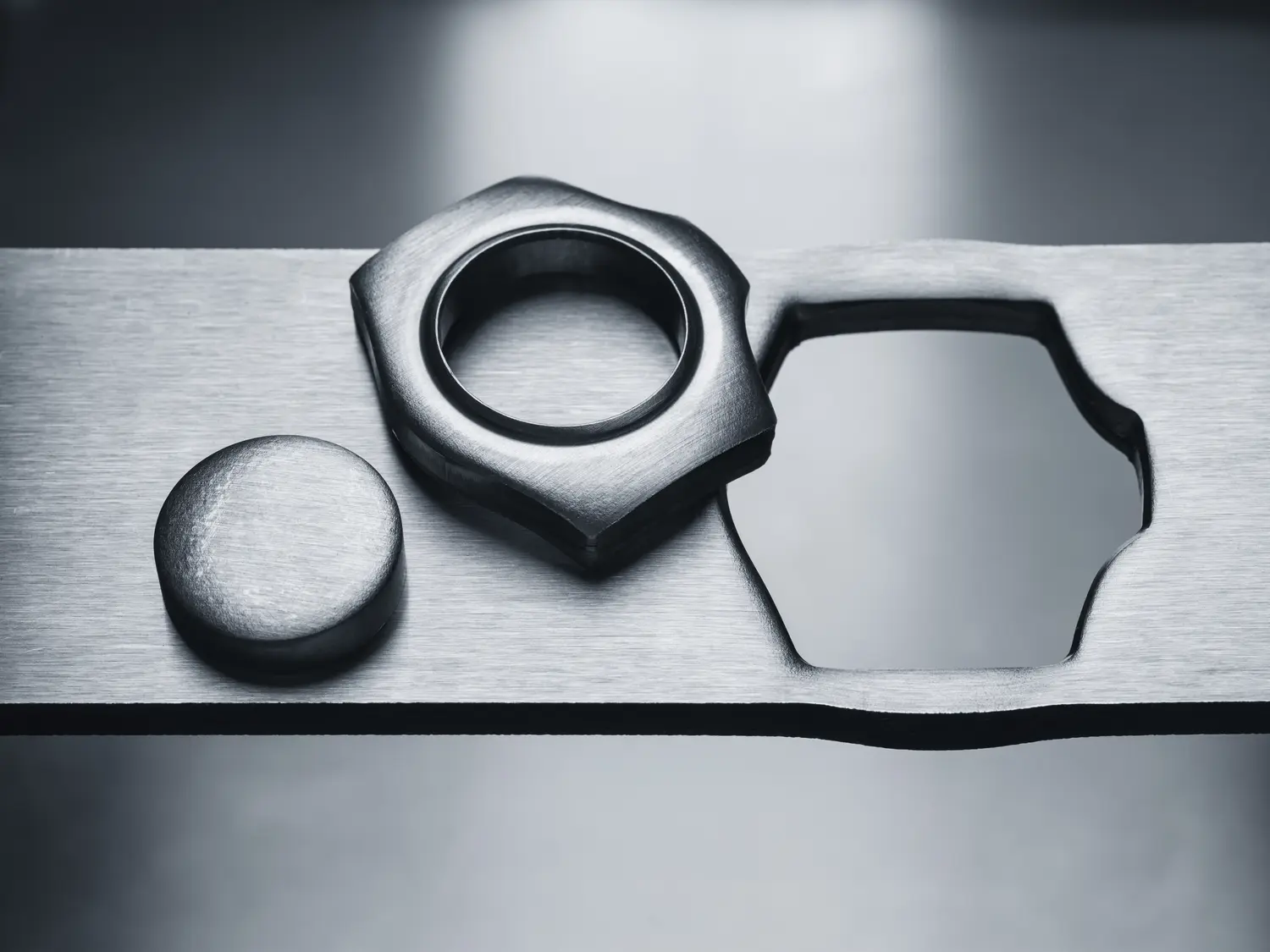 Cómo se fabrica un reloj de lujo: fundición de acero Oystersteel de Rolex