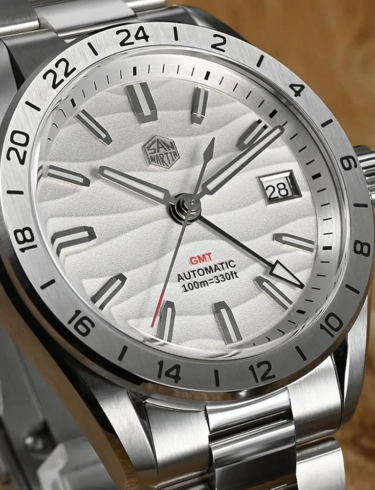 San Martin SN0129-G GMT reloj chino automático con textura esfera desierto cristal zafiro acero 316L relojes chinos por menos de 300 euros