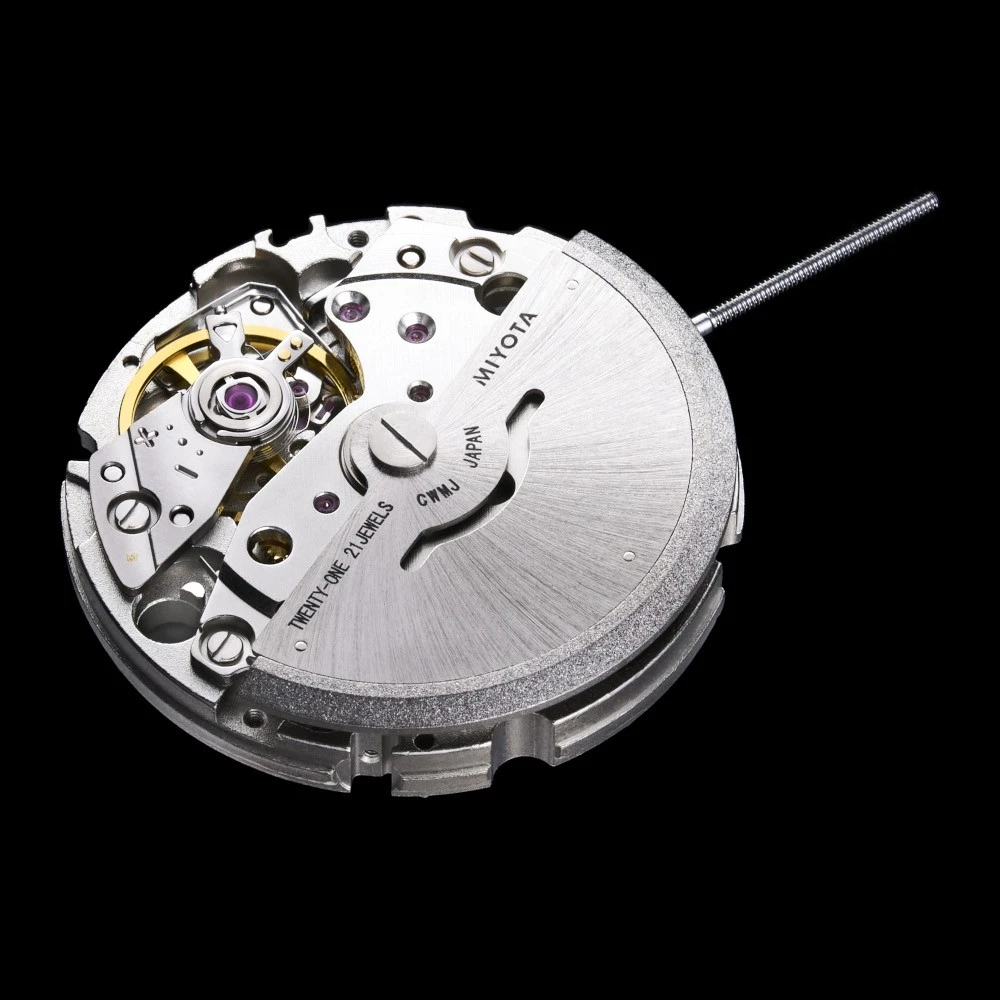 Movimiento automático Miyota 8215 visto desde el fondo de un reloj Timex Marlin Automatic, con rotor y mecanismo de carga visible